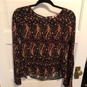 Long Sleeve with Flared Sleeves